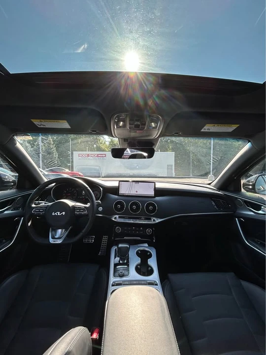 2023 Kia Stinger GT - Image 14 of 18