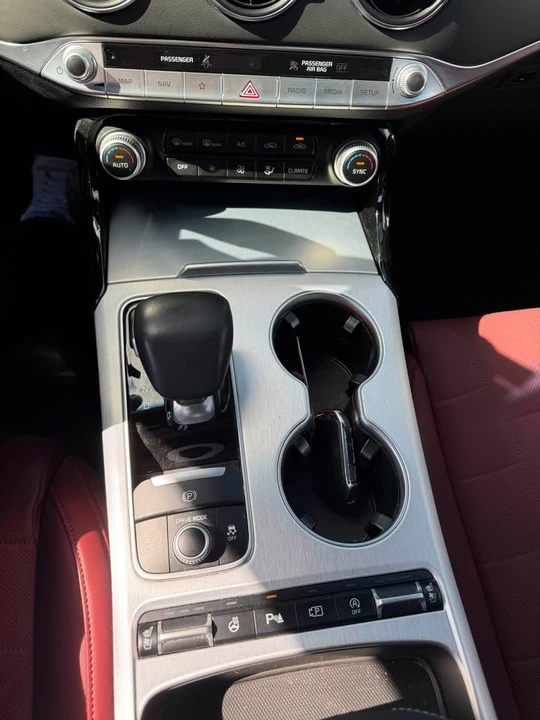 2023 Kia Stinger GT - Image 10 of 14