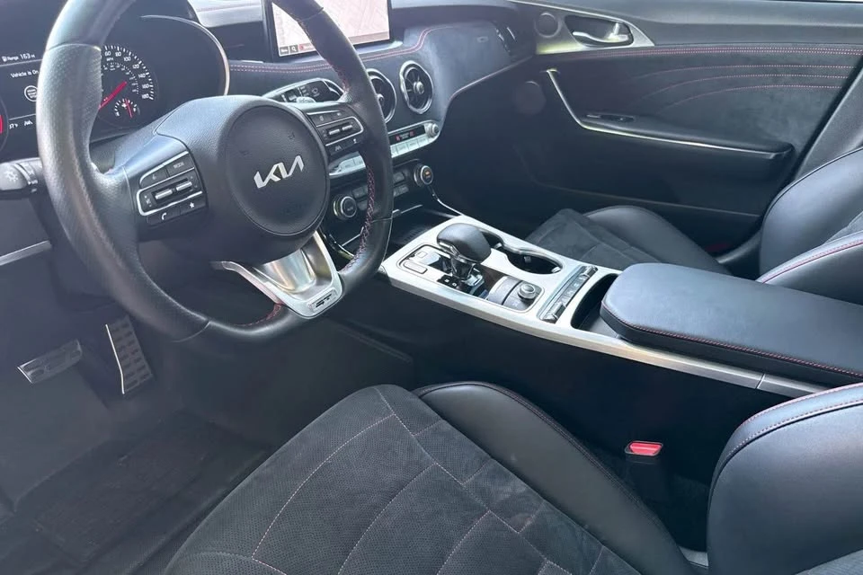 2023 Kia Stinger - Image 13 of 14