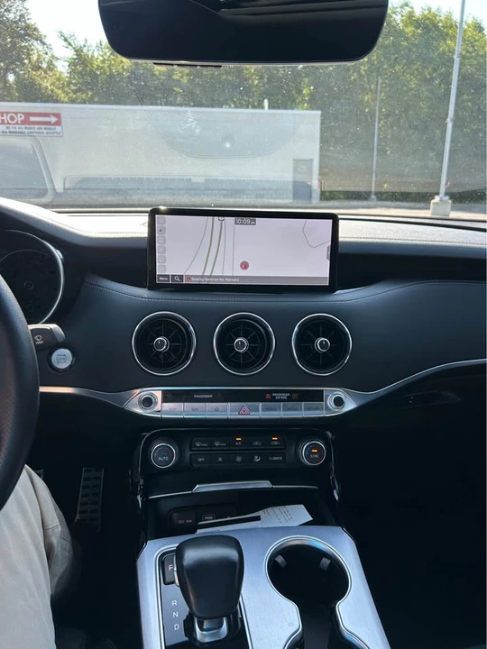 2023 Kia Stinger GT - Image 13 of 18