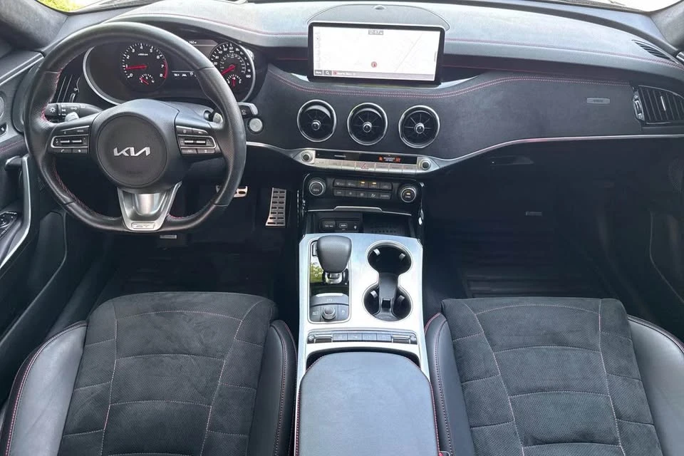 2023 Kia Stinger - Image 11 of 14