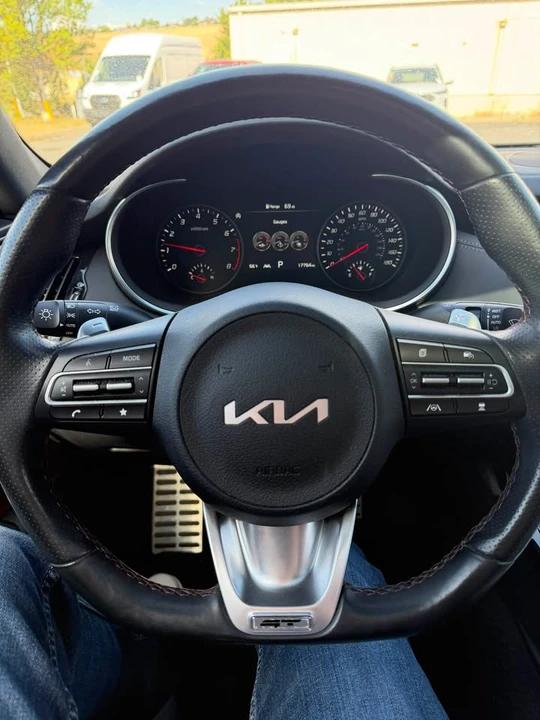 2023 Kia Stinger GT - Image 8 of 14