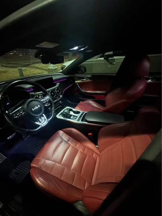 2023 Kia Stinger GT - Image 9 of 10