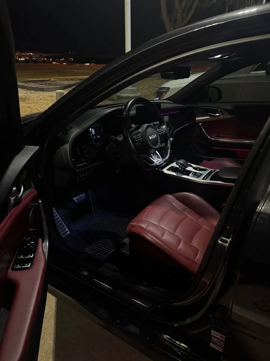 2023 Kia Stinger GT - Image 7 of 10