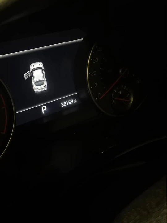 2023 Kia Stinger GT - Image 8 of 10