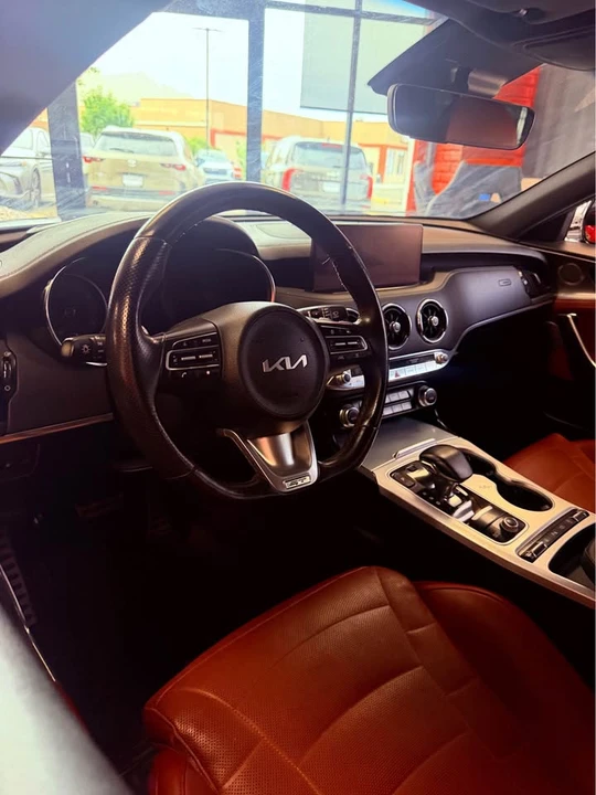 2023 Kia Stinger GT - Image 4 of 5