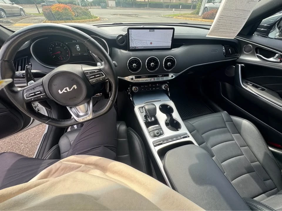 2023 Kia Stinger GT - Image 10 of 12