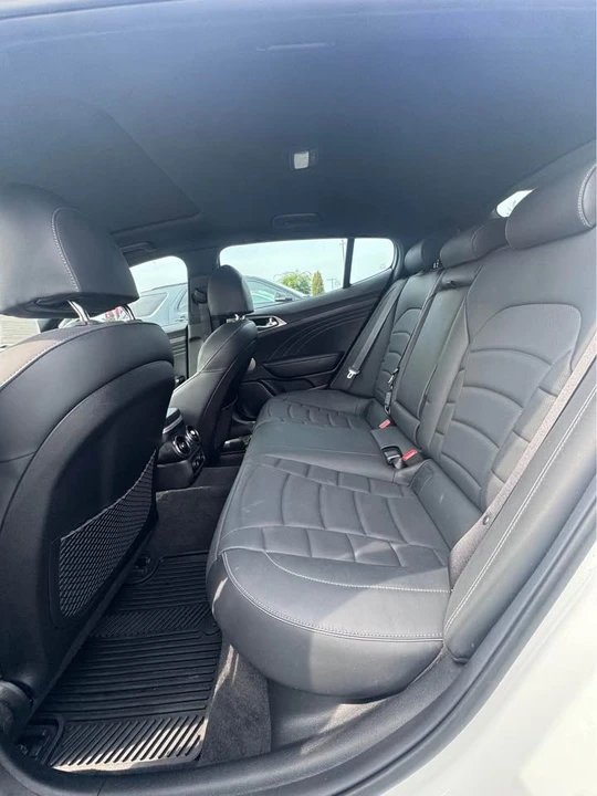 2023 Kia Stinger GT - Image 11 of 12