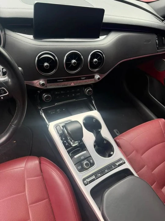 2023 Kia Stinger GT - Image 10 of 20