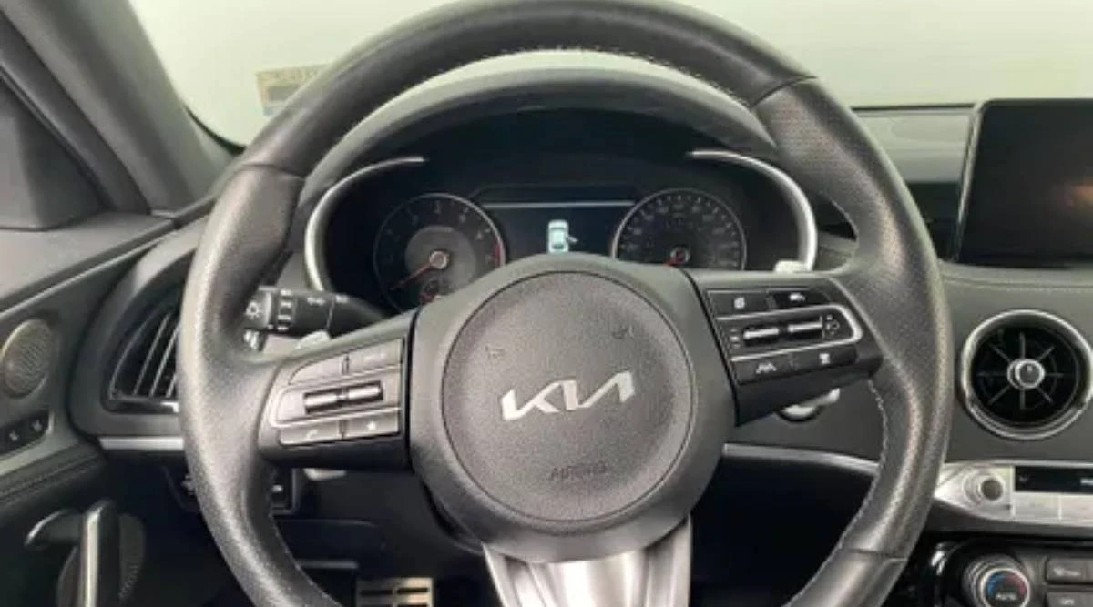 2023 Kia Stinger GT - Image 12 of 24