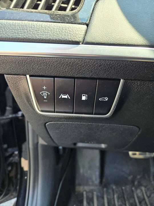 2023 Kia Stinger GT - Image 17 of 20