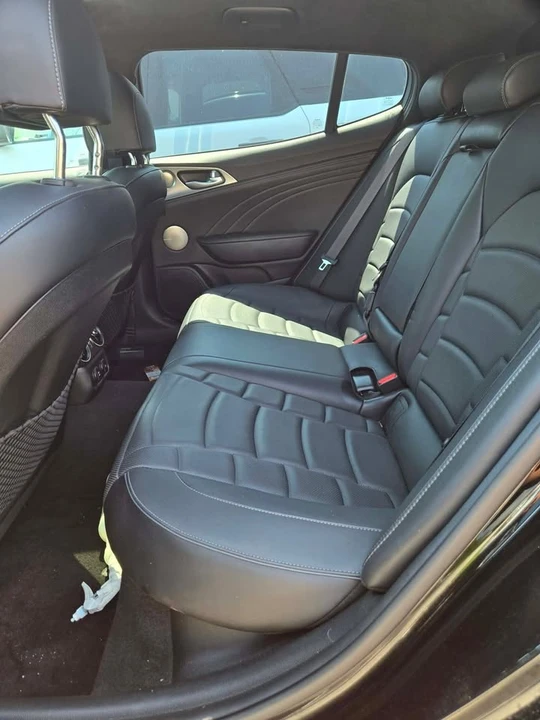 2023 Kia Stinger GT - Image 18 of 20