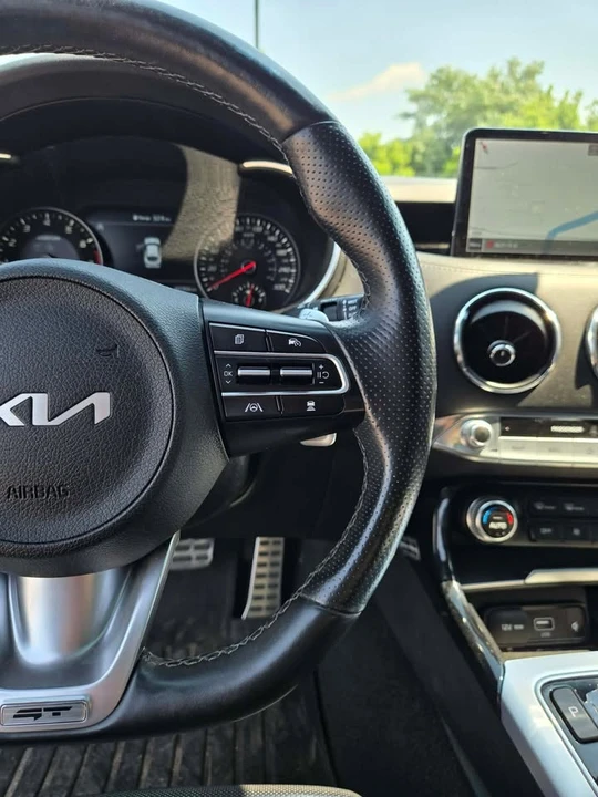 2023 Kia Stinger GT - Image 13 of 20