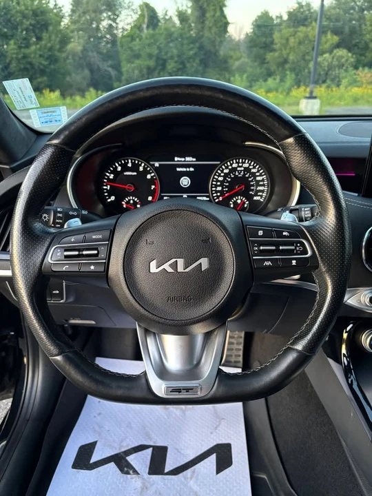 2023 Kia Stinger GT - Image 8 of 20
