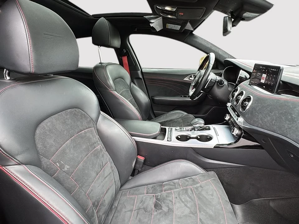 2023 Kia Stinger GT - Image 15 of 20