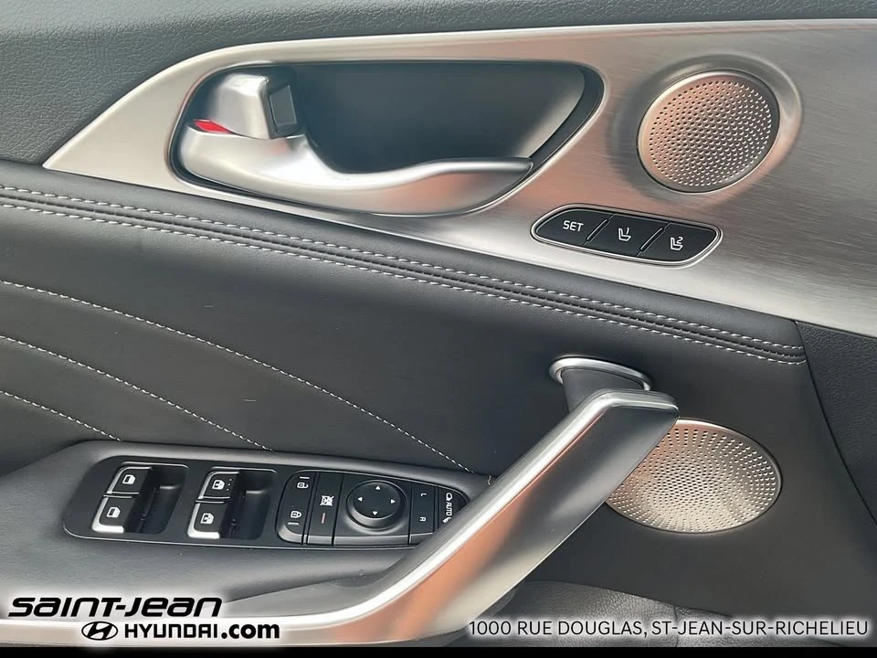 2023 Kia Stinger GT - Image 11 of 18