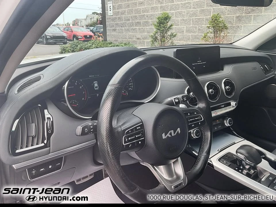 2023 Kia Stinger GT - Image 16 of 18