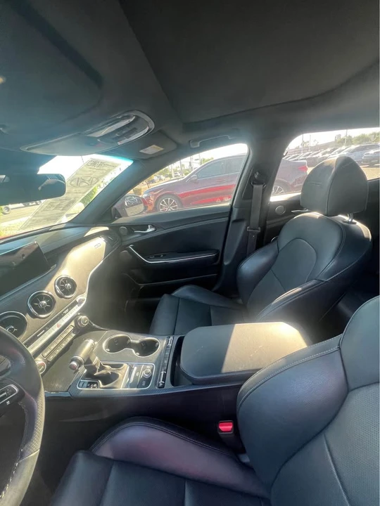 2023 Kia Stinger - Image 8 of 9