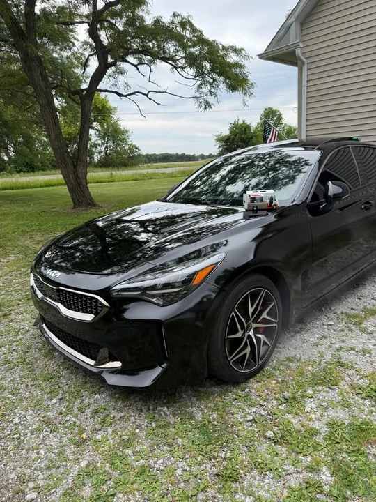 2023 Kia Stinger - Image 2 of 5