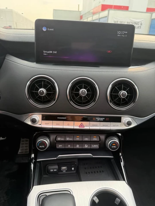 2023 Kia Stinger - Image 14 of 20
