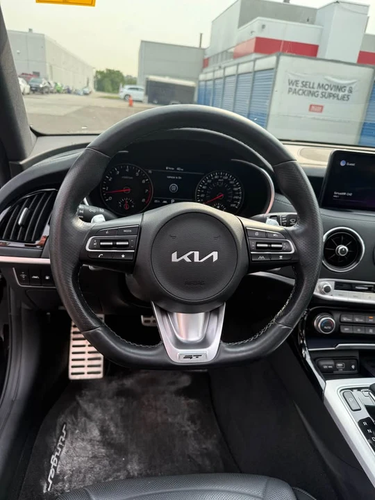 2023 Kia Stinger - Image 16 of 20