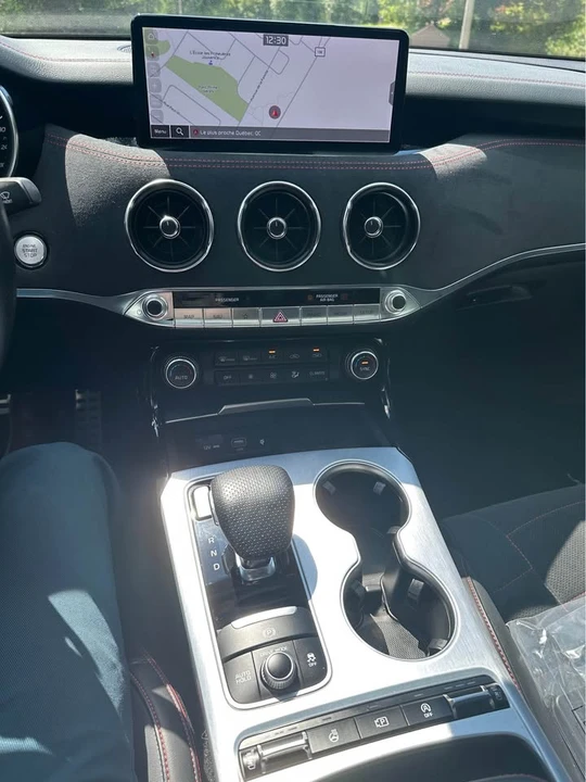 2023 Kia Stinger - Image 10 of 10