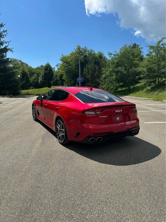 2023 Kia Stinger - Image 2 of 10
