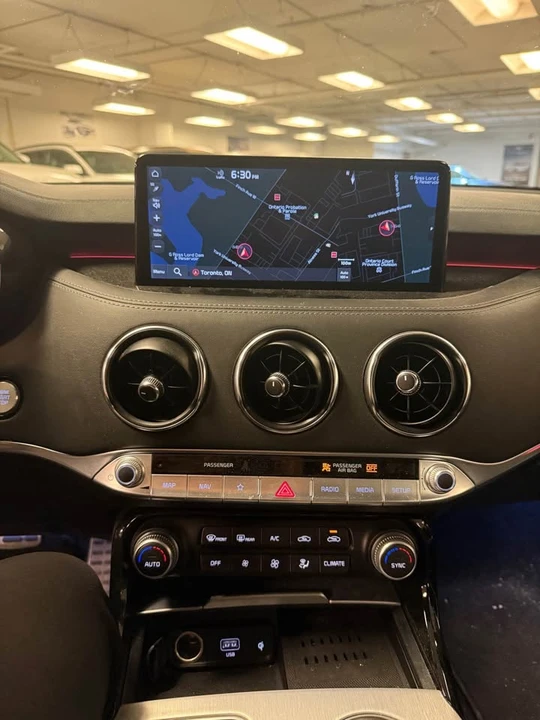 2023 Kia Stinger - Image 13 of 16
