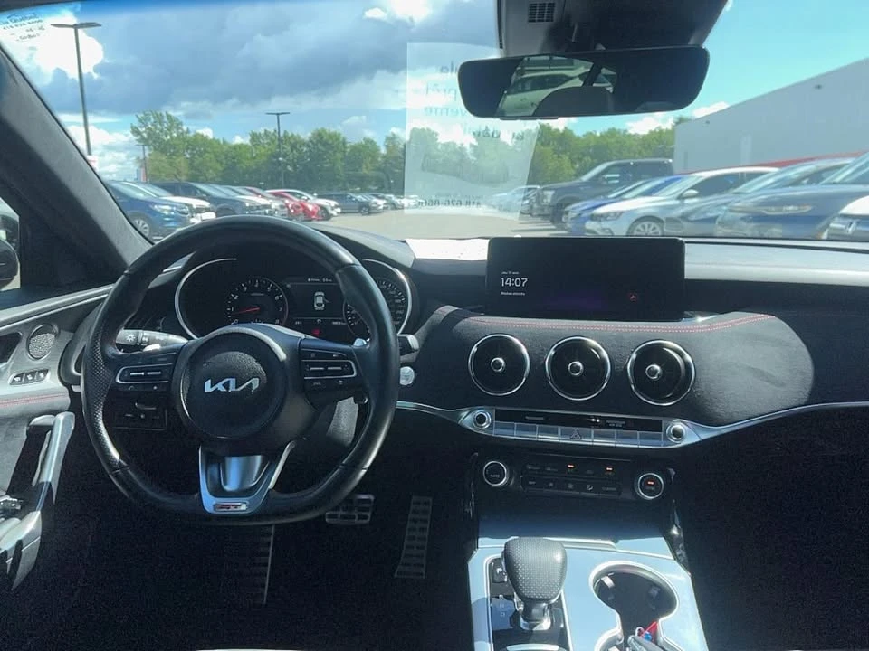 2023 Kia Stinger - Image 8 of 20