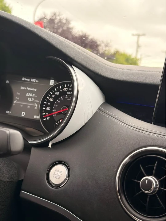 2023 Kia Stinger - Image 6 of 7