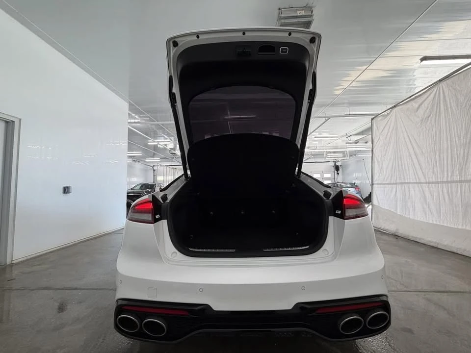 2023 Kia Stinger - Image 6 of 10