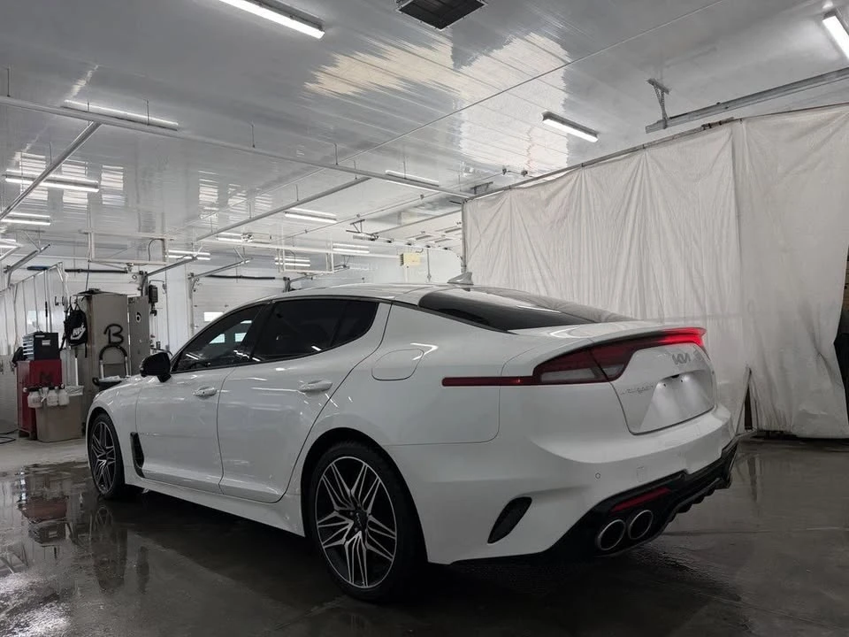 2023 Kia Stinger - Image 4 of 10