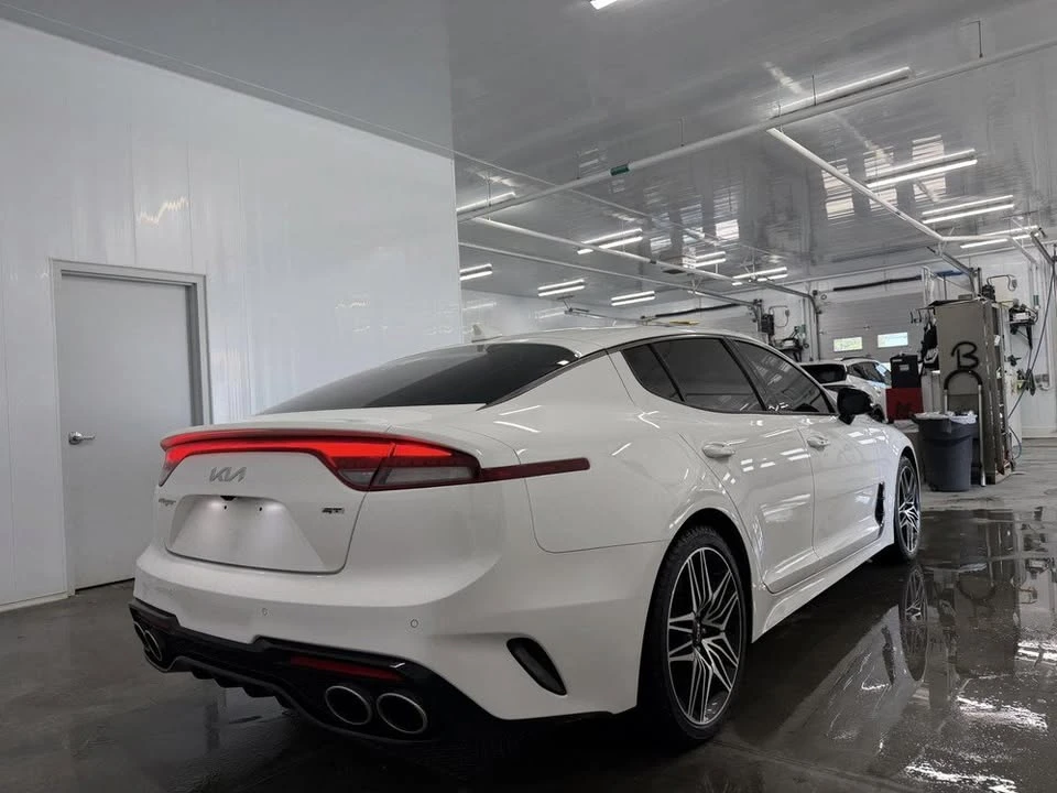 2023 Kia Stinger - Image 7 of 10