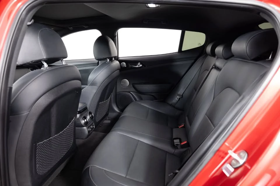 2023 Kia Stinger - Image 18 of 20