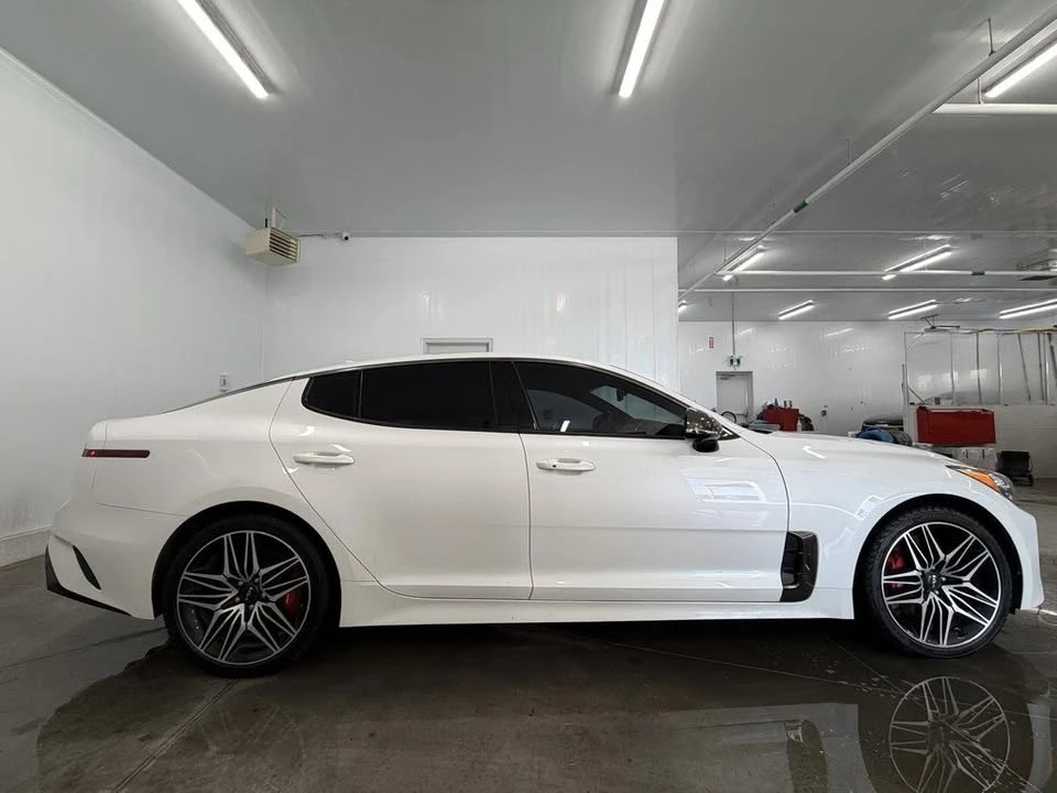 2023 Kia Stinger - Image 8 of 10