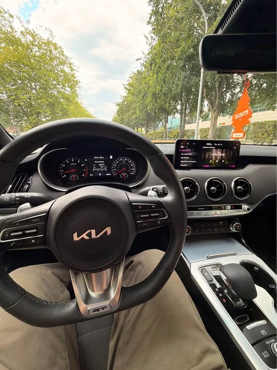 2023 Kia Stinger - Image 5 of 7