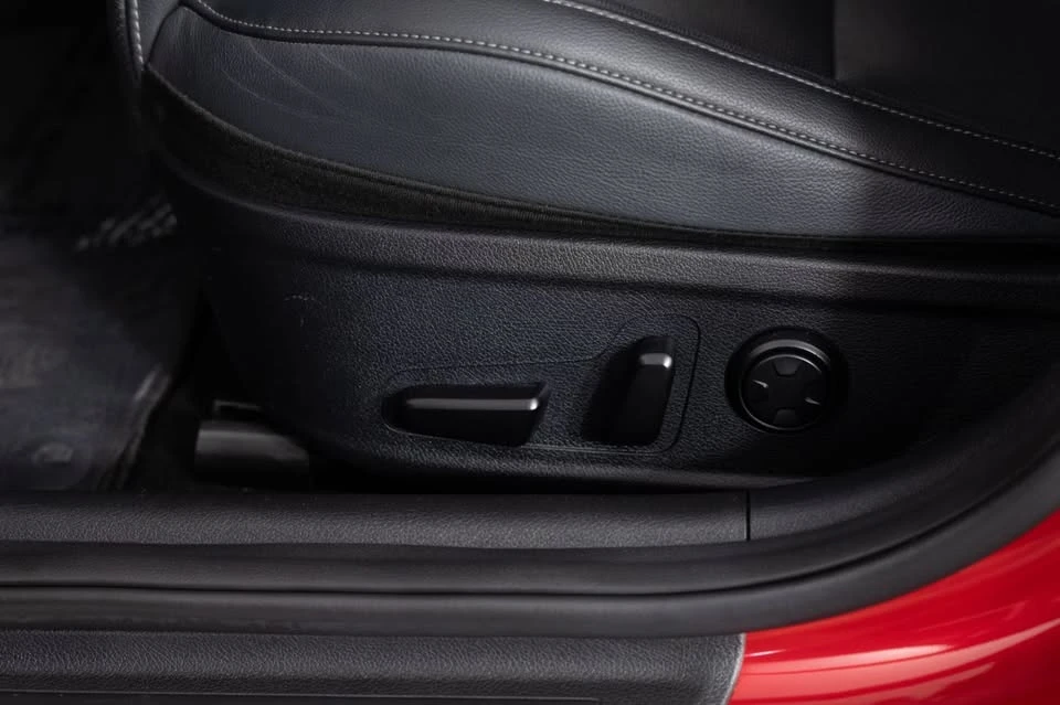 2023 Kia Stinger - Image 16 of 20