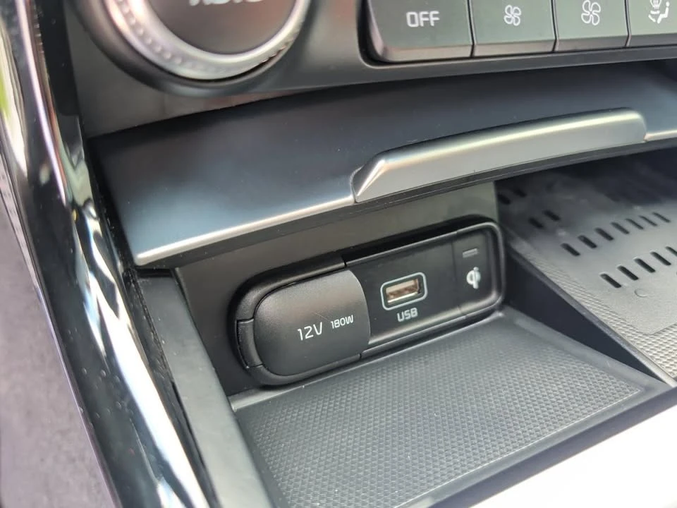 2023 Kia Stinger - Image 19 of 20