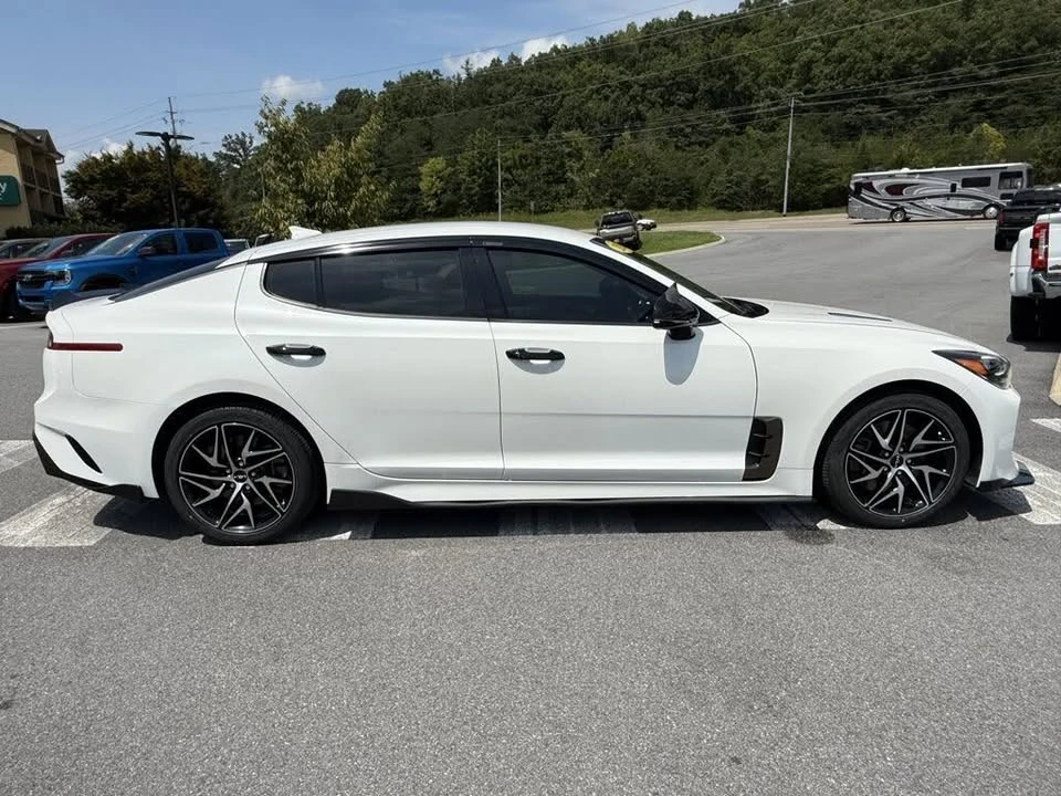 2023 Kia Stinger - Image 4 of 6
