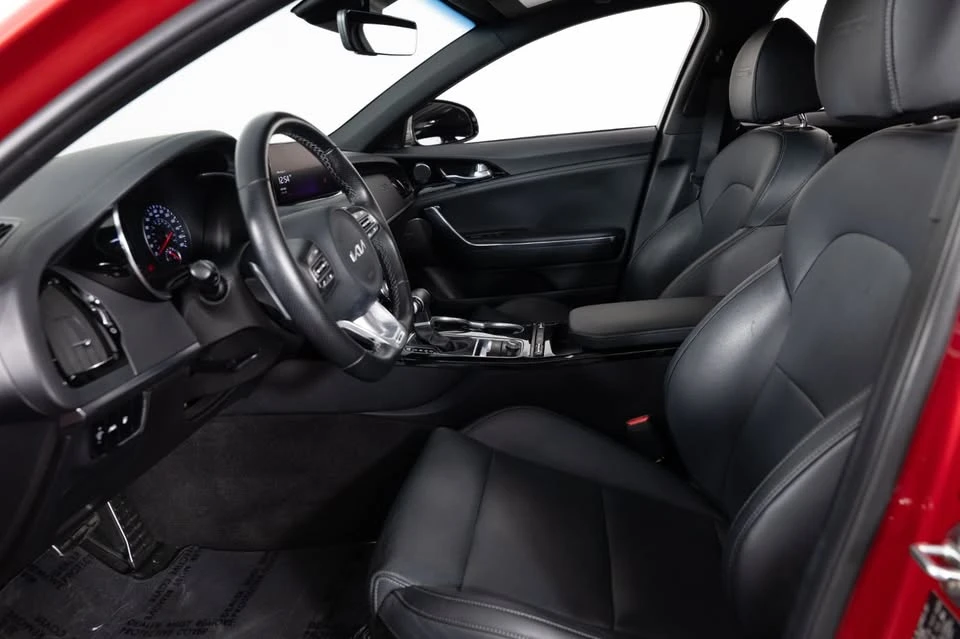 2023 Kia Stinger - Image 14 of 20