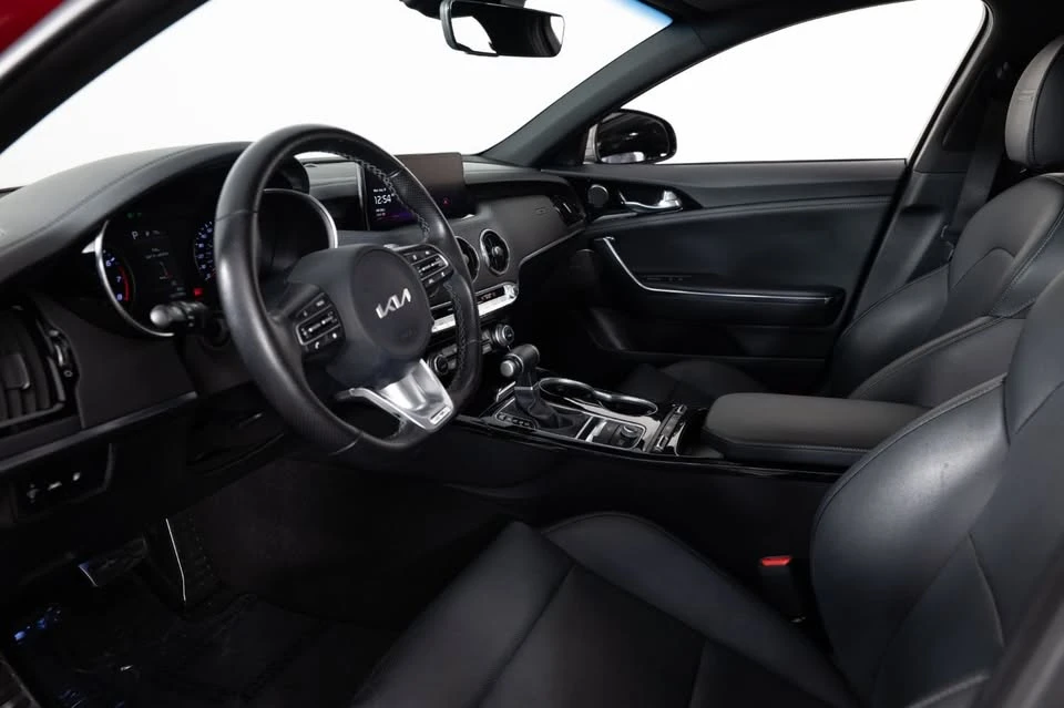 2023 Kia Stinger - Image 13 of 20