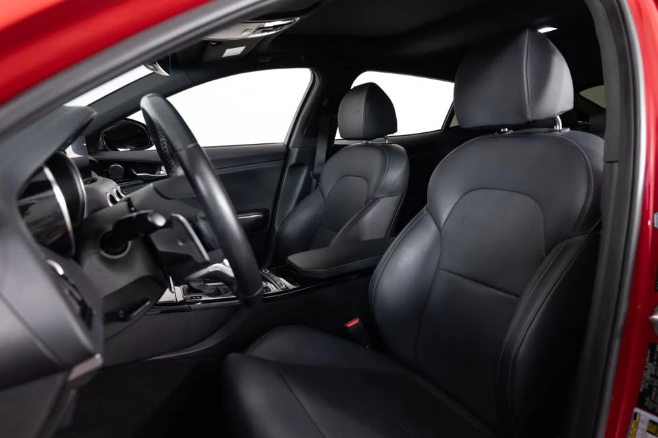 2023 Kia Stinger - Image 15 of 20