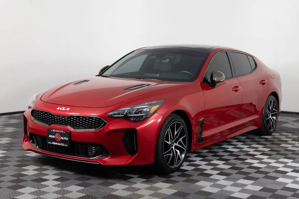 2023 Kia Stinger - Image 2 of 20