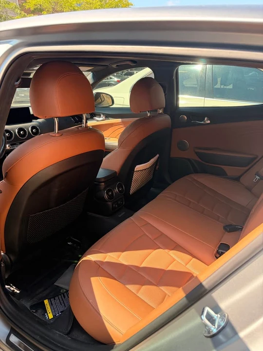 2023 Kia Stinger - Image 17 of 18