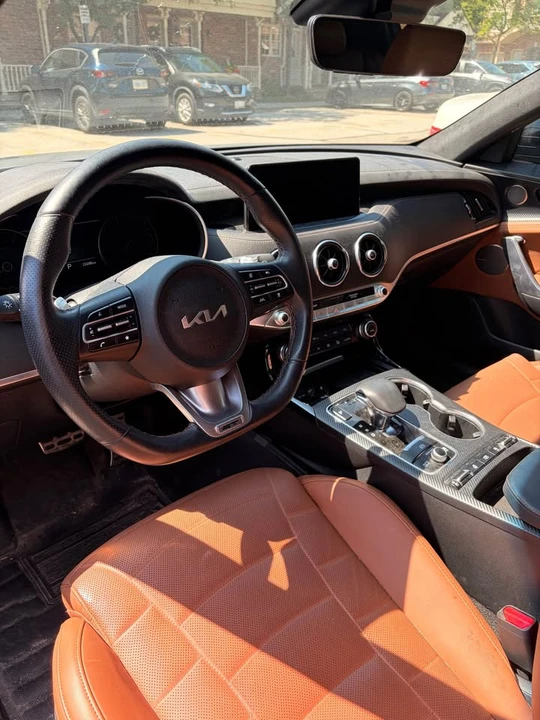 2023 Kia Stinger - Image 14 of 18