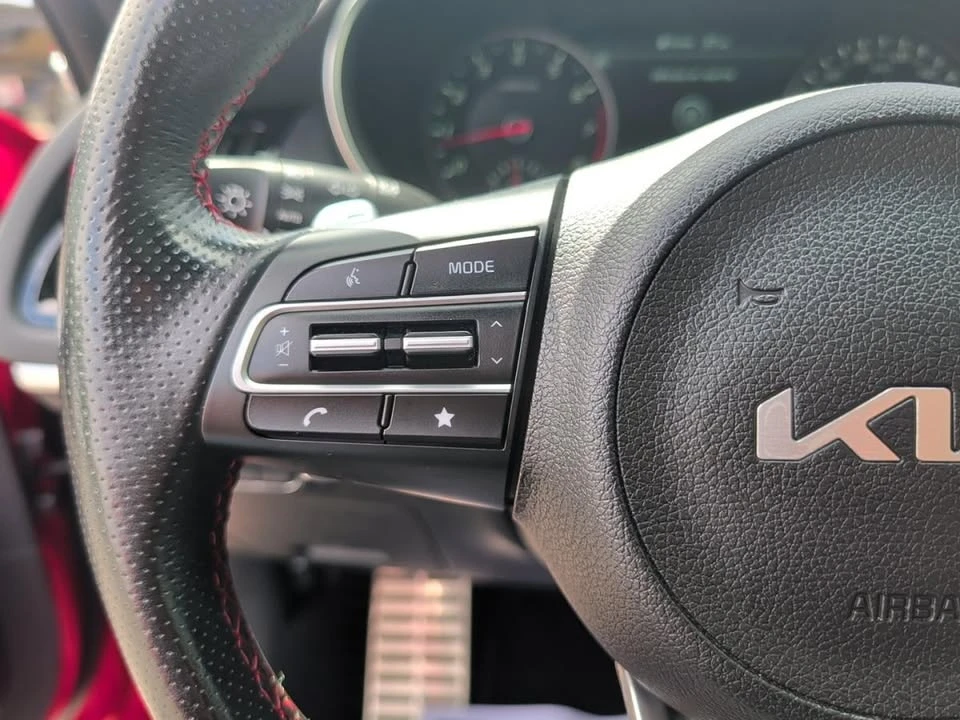 2023 Kia Stinger - Image 17 of 20