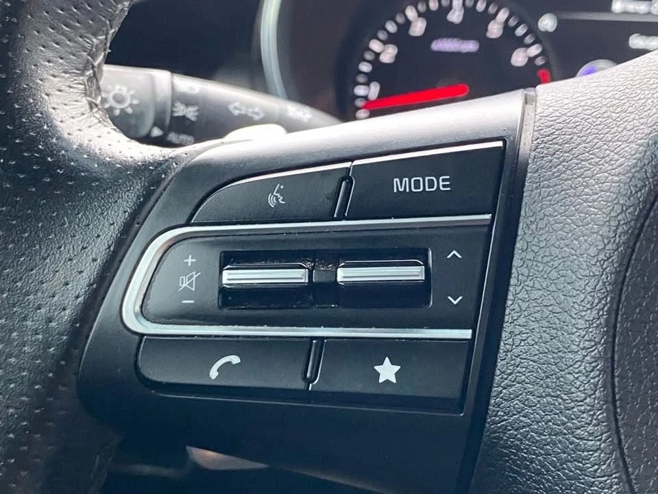 2023 Kia Stinger - Image 16 of 19