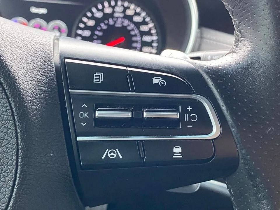 2023 Kia Stinger - Image 17 of 19