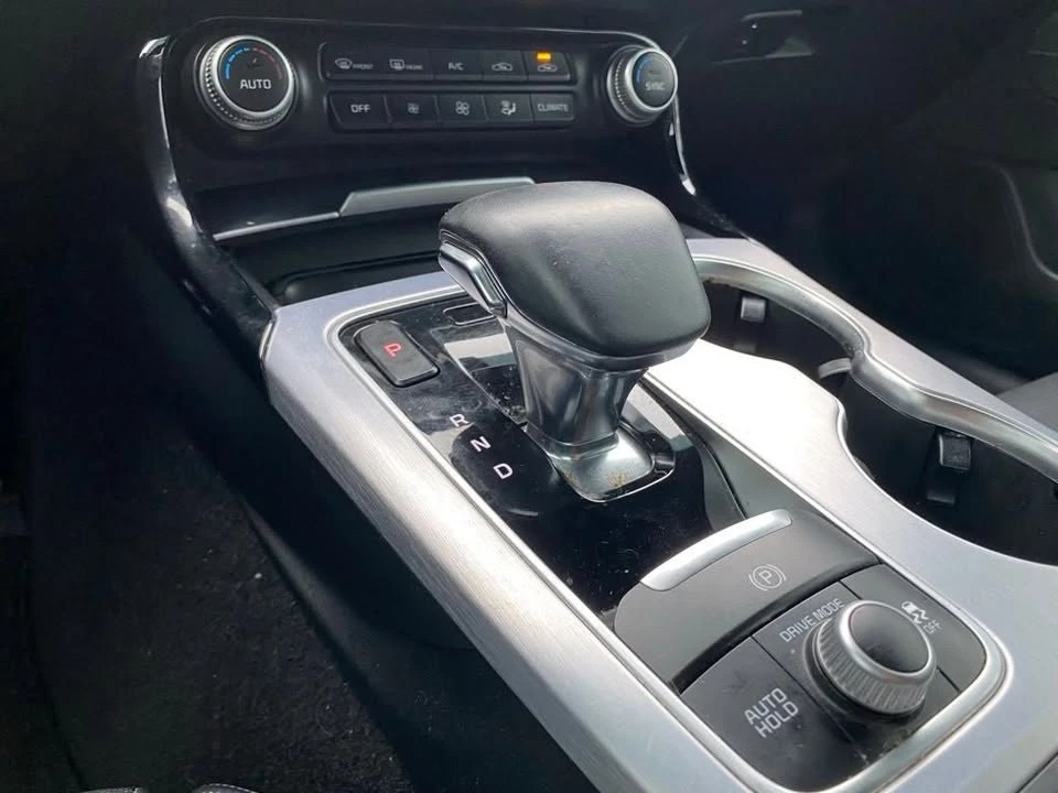 2023 Kia Stinger - Image 10 of 19