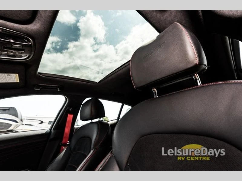 2023 Kia Stinger - Image 11 of 14